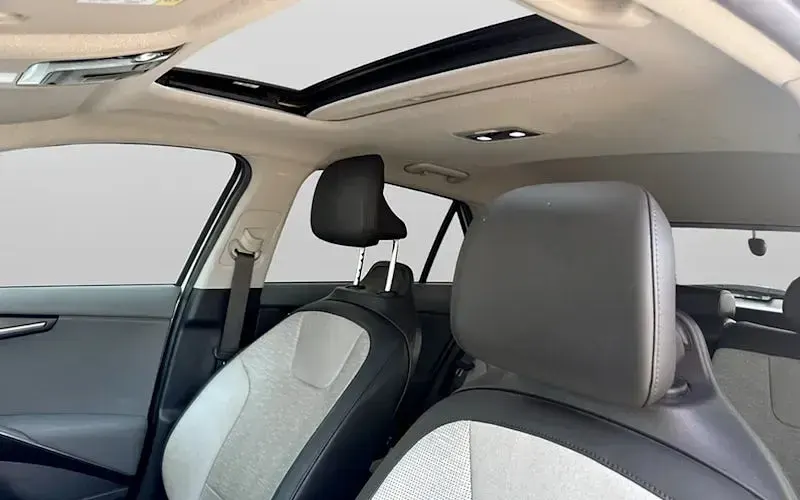 Used Kia e-Niro 150 kW (204 HP) 2024 White SUV