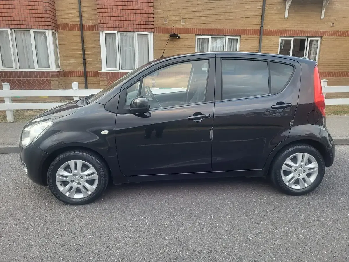 Used Vauxhall Agila 94 HP (69 kW) 2012 Black MPV
