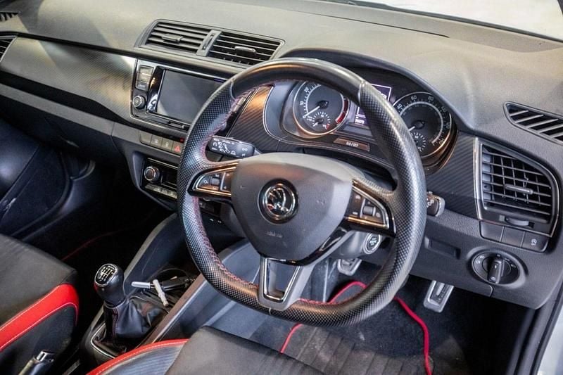 Used Skoda Fabia Monte Carlo 110 HP (80 kW) 2019 White Estate