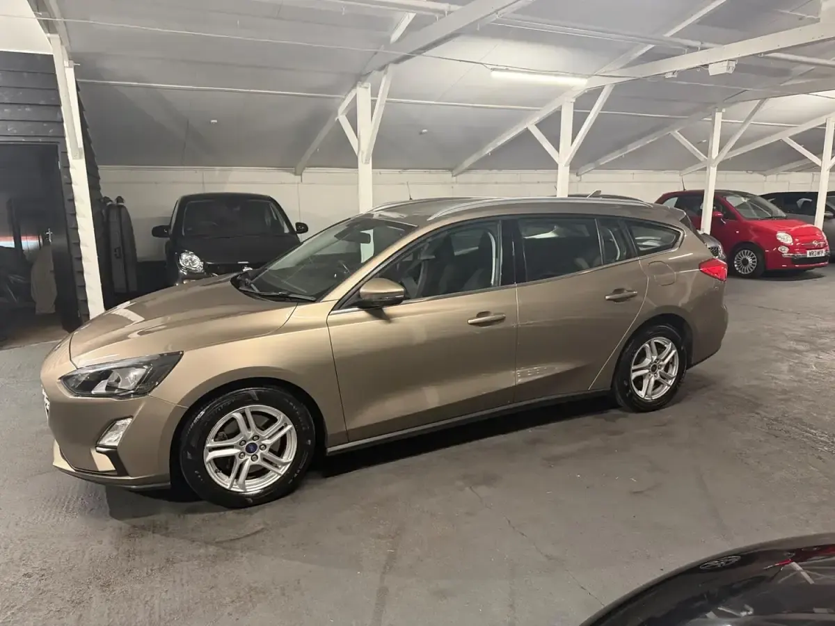 Used Ford Focus Zetec 120 HP (88 kW) 2019 Silver Estate