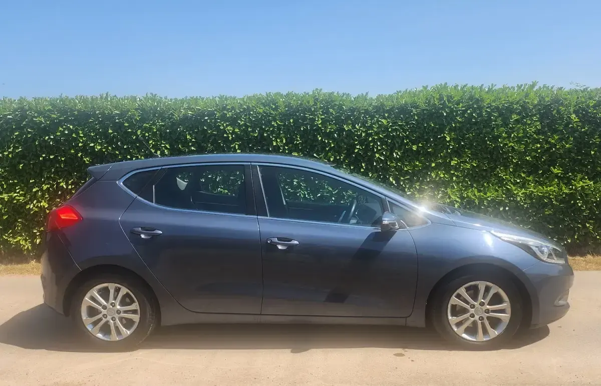 Used Kia Ceed 126 HP (92 kW) 2012 Blue Hatchback