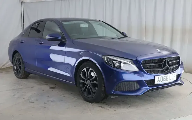 Used Mercedes C200 184 HP (135 kW) 2016 Sedan