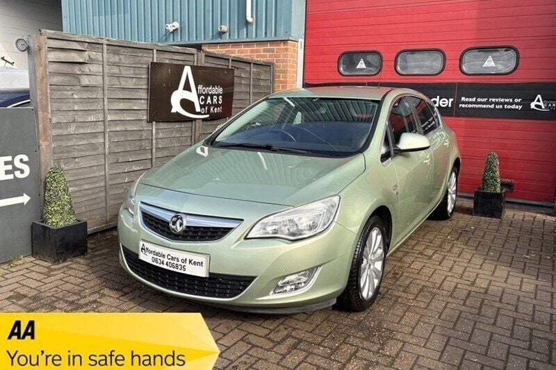 Green Used 2011 Vauxhall Astra Elite Hatchback | £5,795 (A bit pricey) - Image 1/1