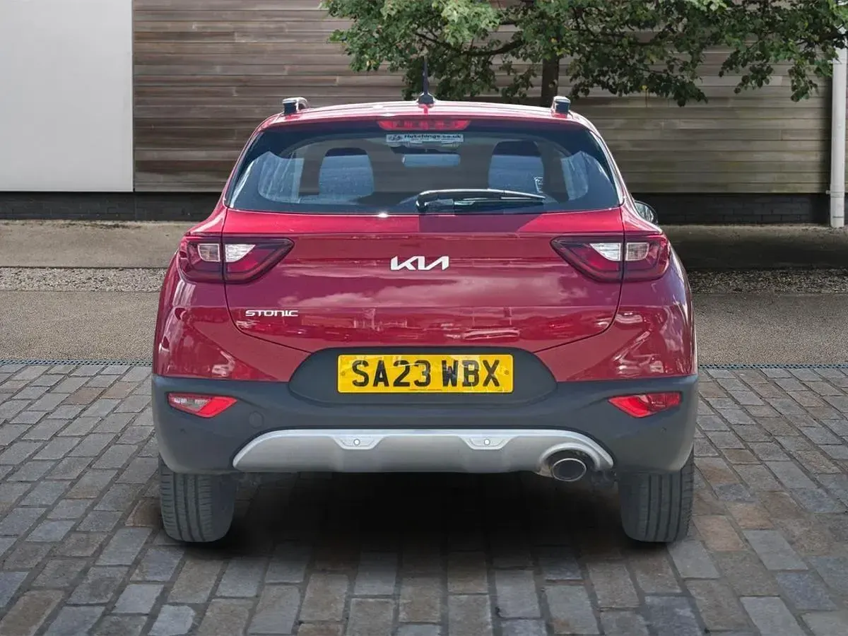 Used Kia Stonic 99 HP (72 kW) 2023 Red SUV