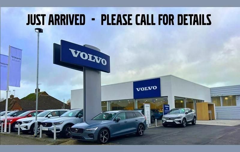 Black Used 2019 Volvo XC40 R-Design Pro SUV | £20,950 (A bit pricey) - Image 1/2