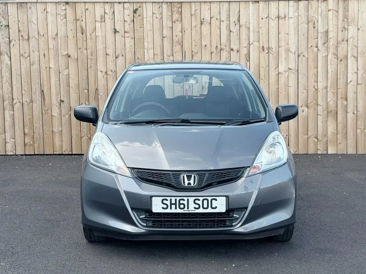 Used Honda Jazz S 90 HP (66 kW) 2011 Grey Hatchback