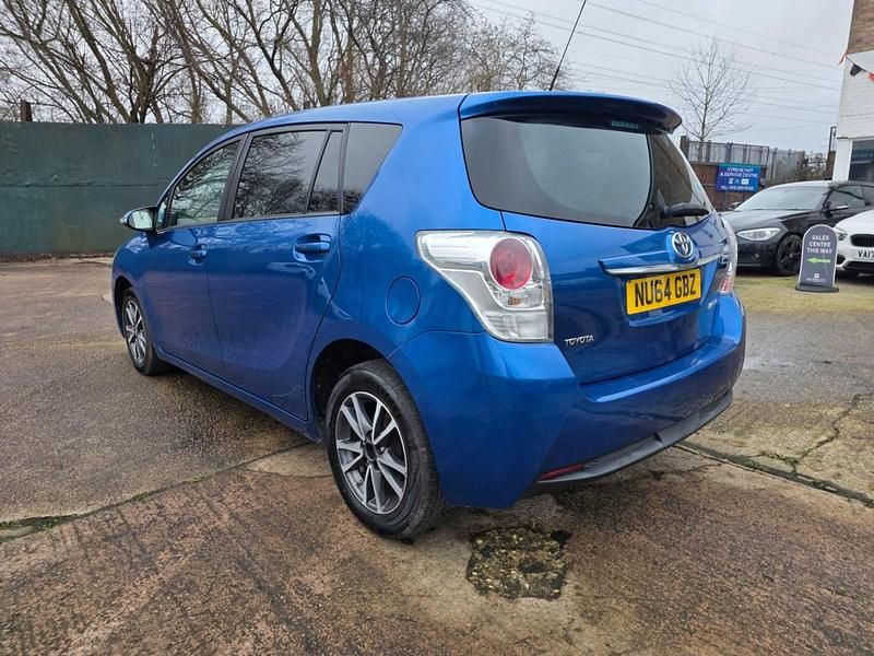 Used Toyota Verso 110 HP (80 kW) 2014 Blue MPV