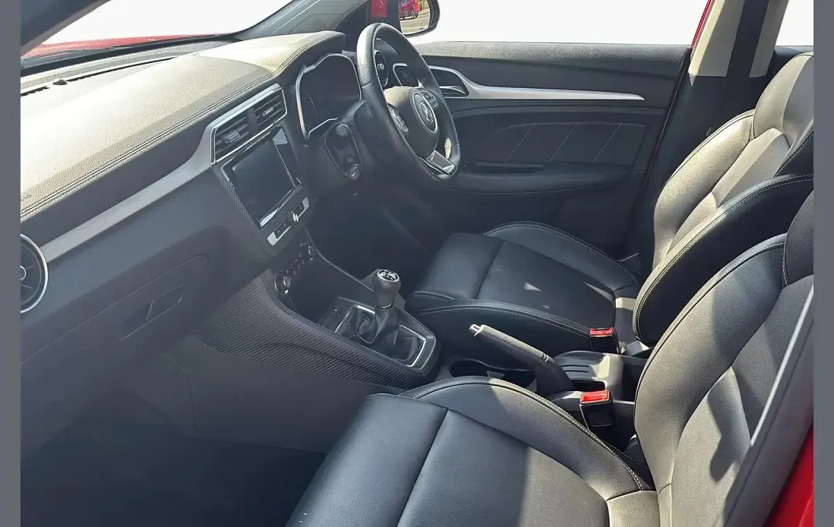 Used MG ZS Exclusive 105 HP (77 kW) 2020 Red Sedan