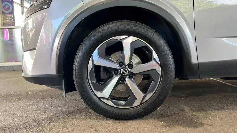 Used Nissan Qashqai N-Connecta 140 HP (102 kW) 2022 Silver SUV