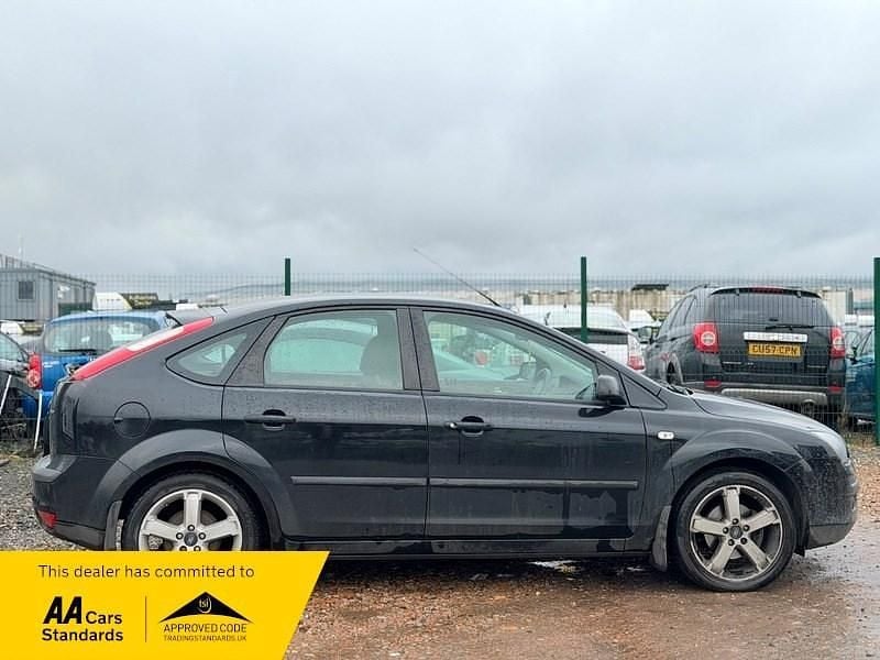Used Ford Focus Zetec 123 HP (90 kW) 2007 Black Hatchback