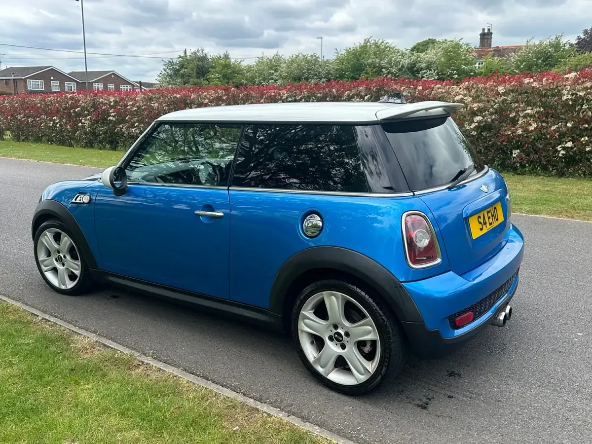 Begagnad Mini Cooper S Hatch 2008 Blå Halvkombi