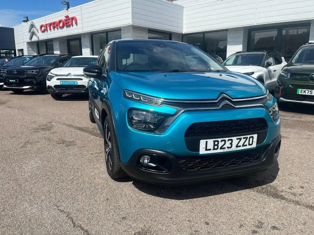 Used Citroën C3 PureTech 108 HP (79 kW) 2023 Blue Hatchback