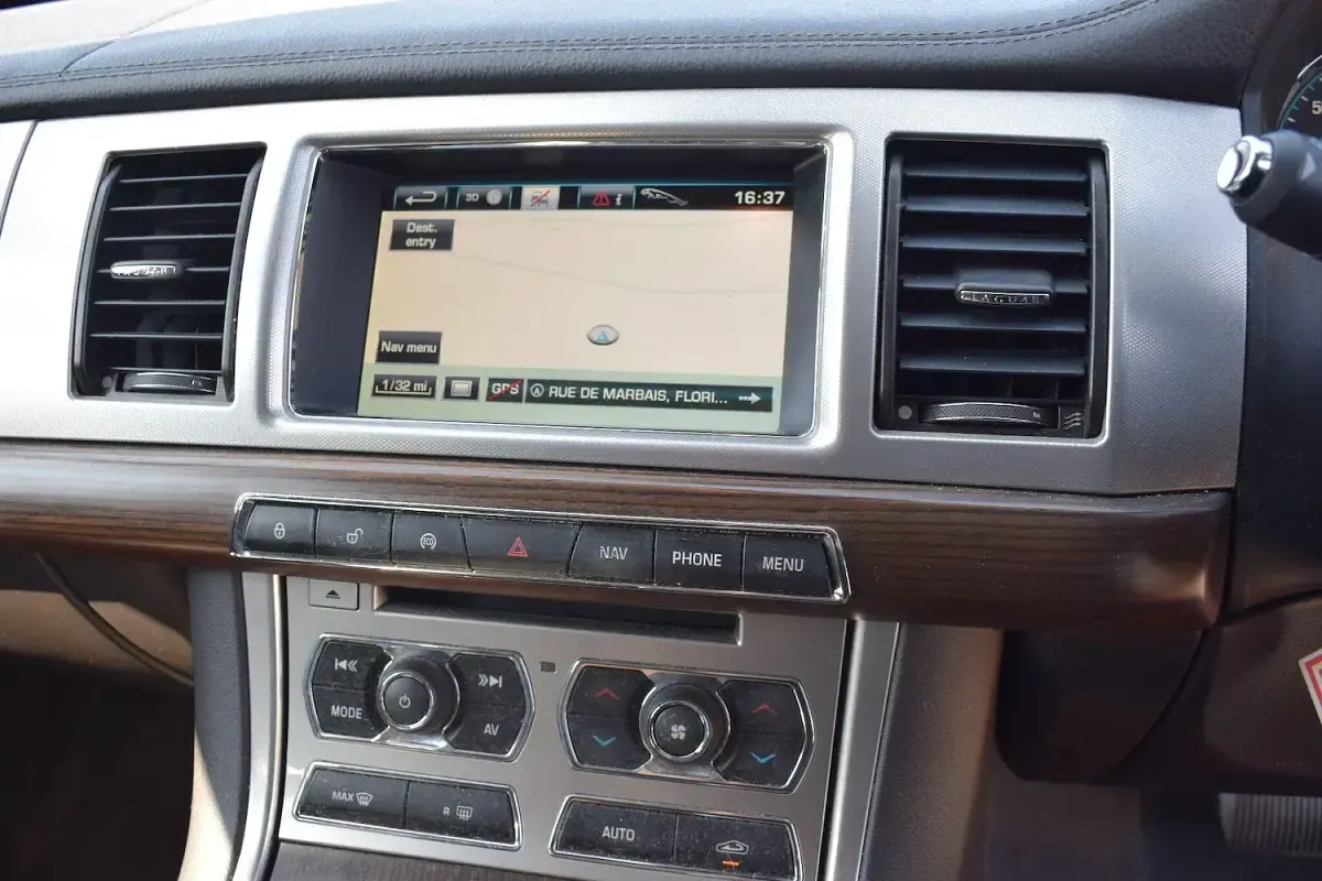 Used Jaguar XF Sportbrake Luxury 200 HP (147 kW) 2013 Grey Estate