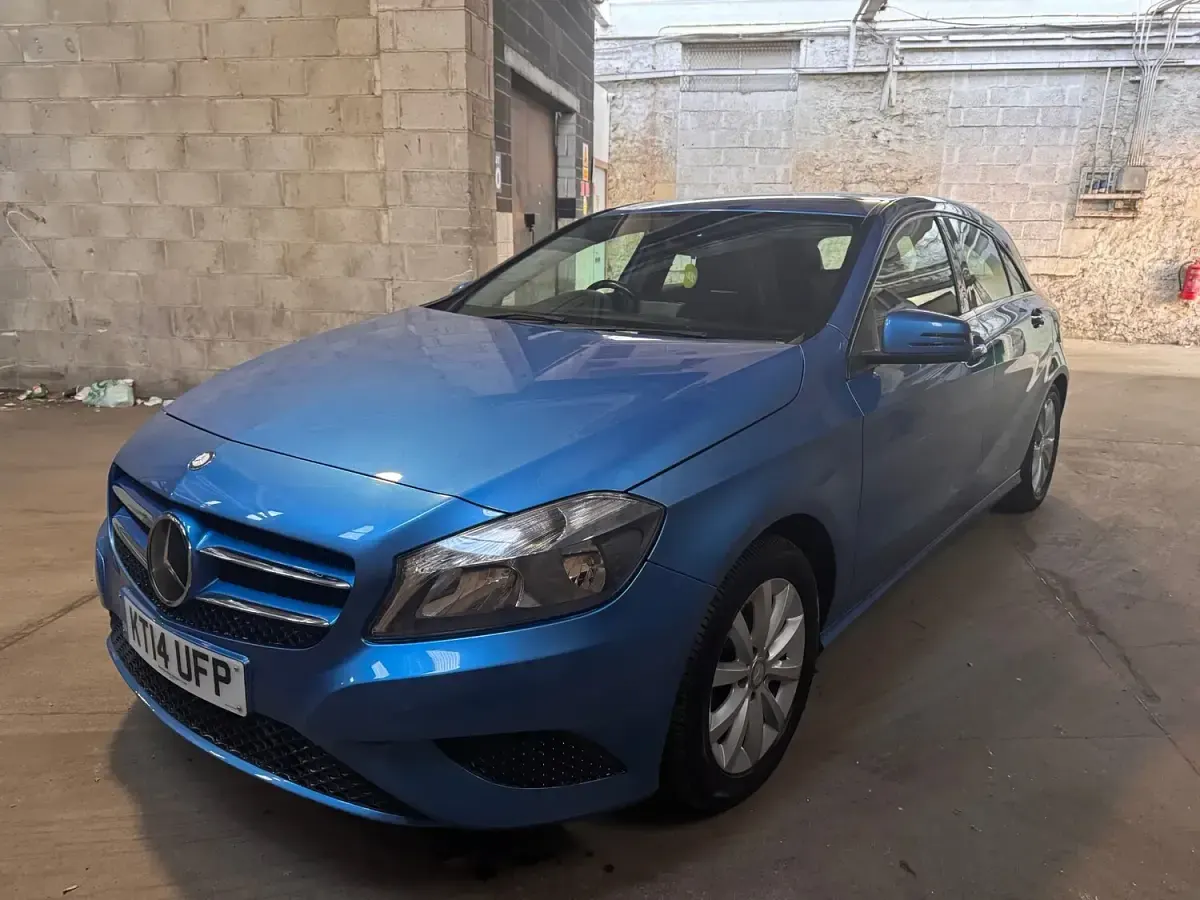 Used Mercedes A180 SE 2014 Blue Hatchback