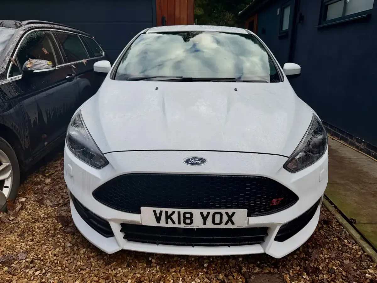 Used Ford Focus ST 185 HP (136 kW) 2018 White Hatchback