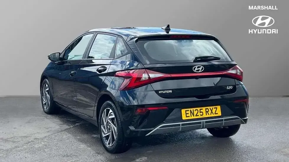 Used Hyundai i20 Advanced 100 HP (73 kW) 2025 Black Hatchback