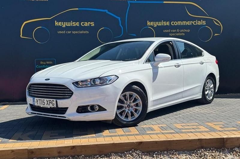 White Used 2015 Ford Mondeo Titanium Hatchback | £8,990 (Fair price) - Image 1/1