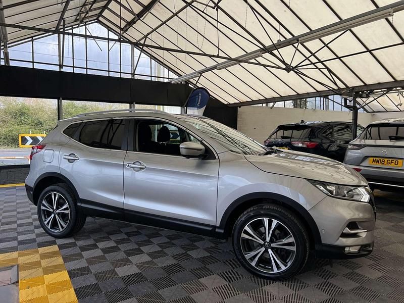 Used Nissan Qashqai N-Connecta 140 HP (102 kW) 2020 Silver SUV
