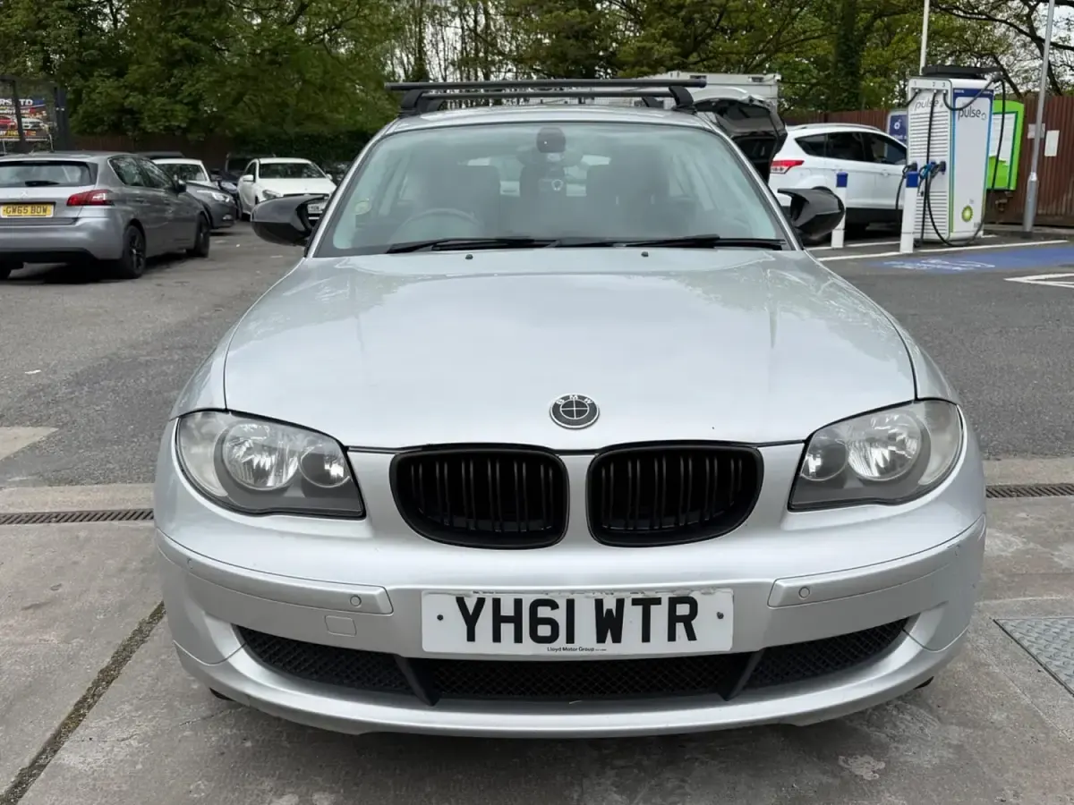 Używany BMW 118 143 KM (105 kW) 2011 Srebrny Hatchback