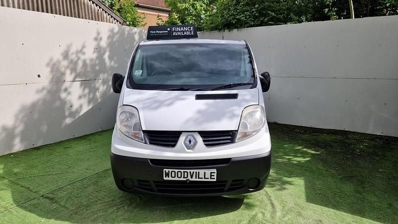 Used Renault Trafic 115 HP (84 kW) 2011 White MPV