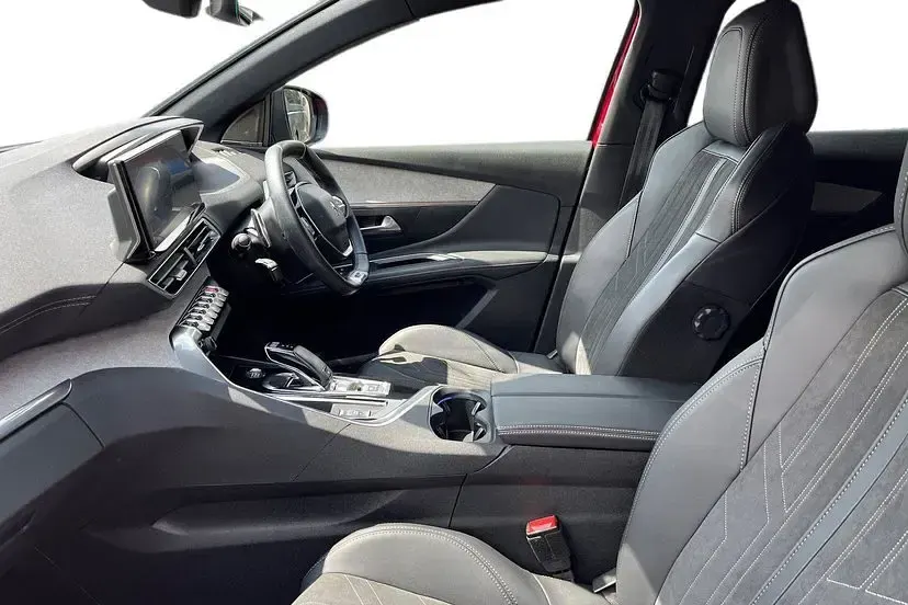 Used Peugeot 3008 Premium 131 HP (96 kW) 2022 Red SUV