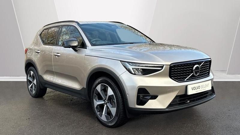 Used 2023 Volvo XC40 Plus SUV | £27,814 (Fair price) - Image 1/3
