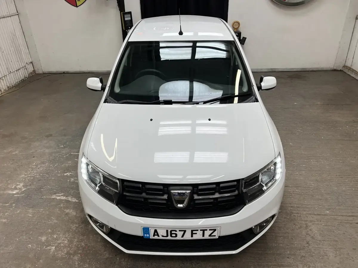 Used Dacia Sandero Lauréate 71 HP (52 kW) 2018 White Hatchback