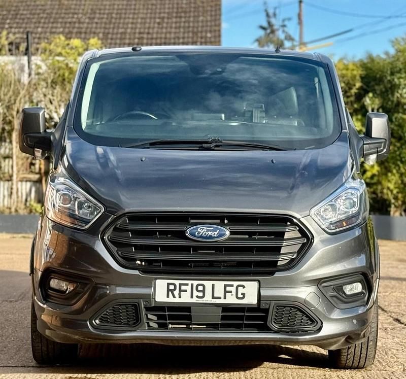 Usado Ford Transit Custom Sport 170 CV (125 kW) 2019 Gris Van