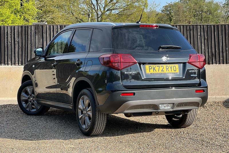 Second-hand Suzuki Vitara SZ-T 2023 Negru SUV