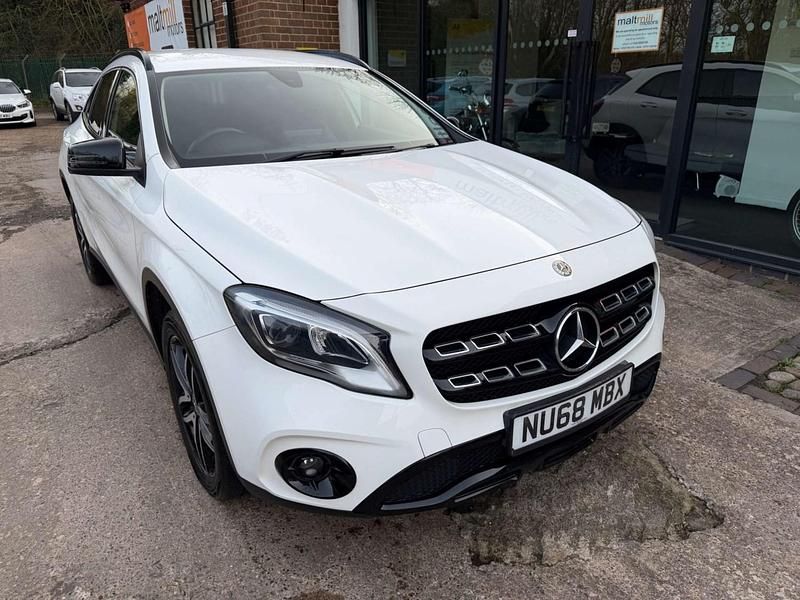 Used Mercedes GLA180 Urban 122 HP (89 kW) 2018 White SUV
