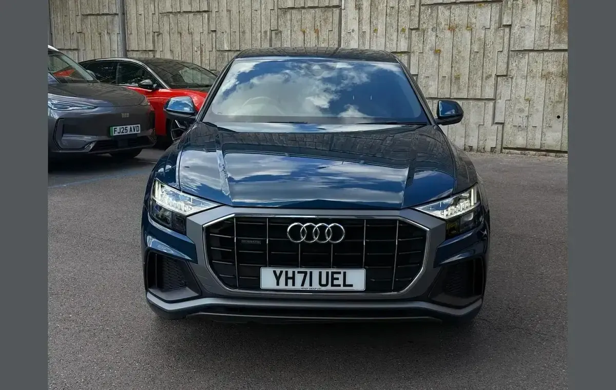 Used Audi Q8 S-Line 281 HP (206 kW) 2021 Blue SUV