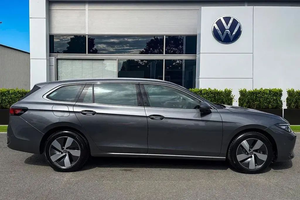Used VW Passat Life 204 HP (150 kW) 2025 Grey Estate