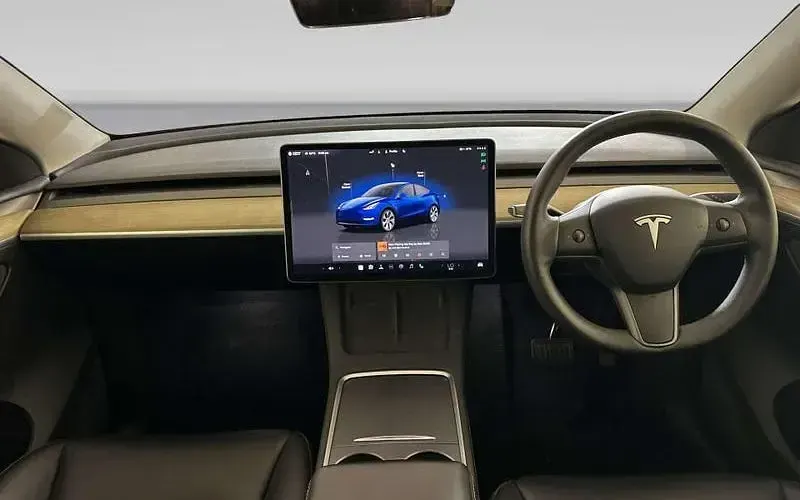 Used Tesla Model Y Long Range AWD 286 kW (389 HP) 2025 SUV