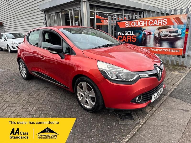 Red Used 2013 Renault Clio IV Dynamique Hatchback | £2,295 (Fair price) - Image 1/4
