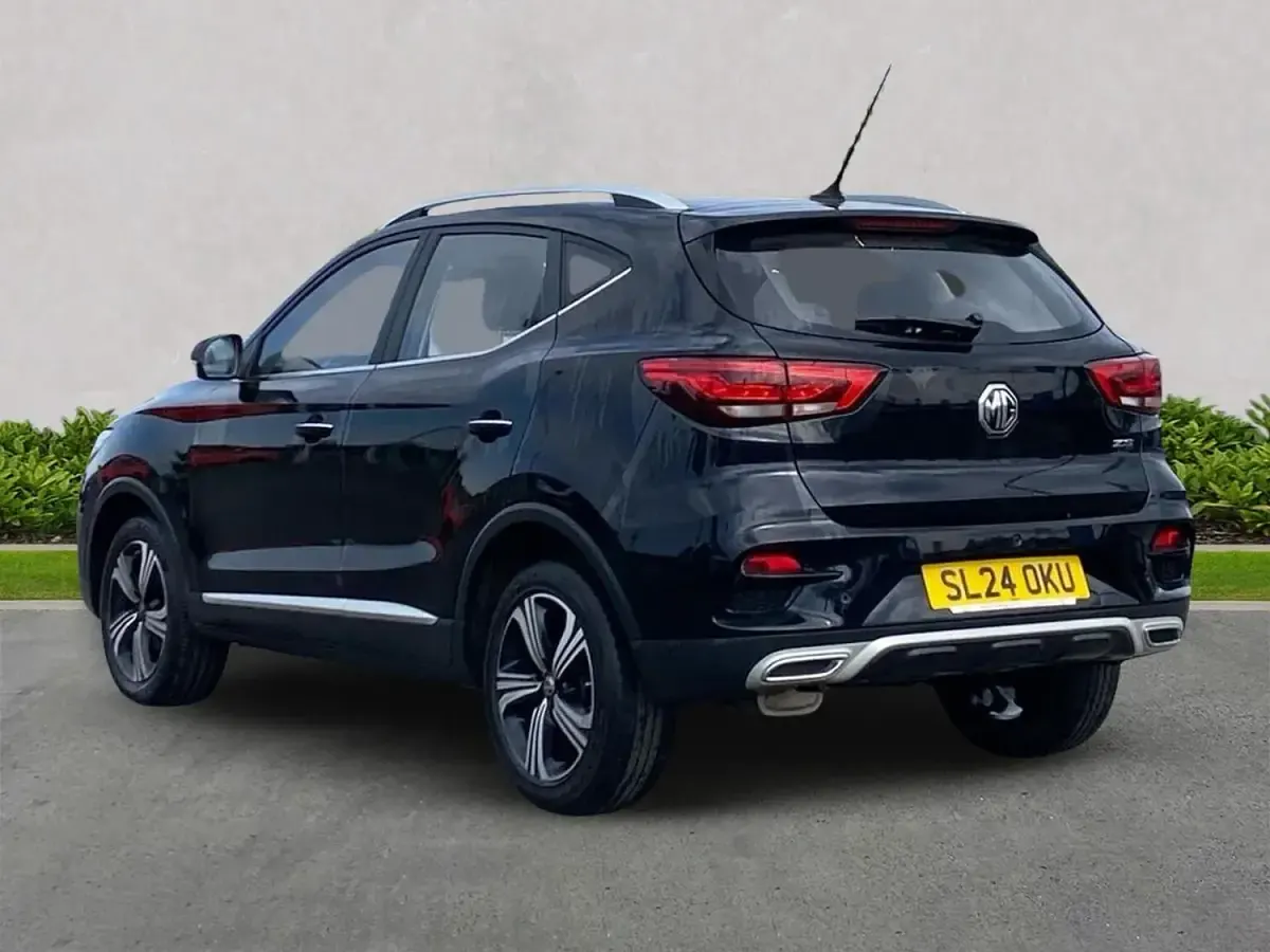 Usado MG ZS Excite 106 HP (77 kW) 2024 Preto SUV