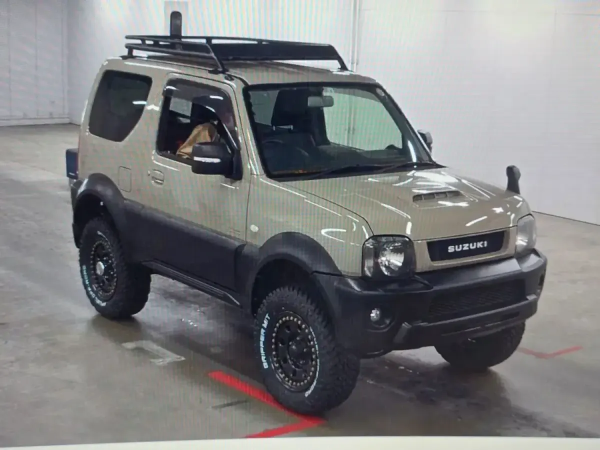 Used Suzuki Jimny Adventure 85 HP (62 kW) 2013 White SUV