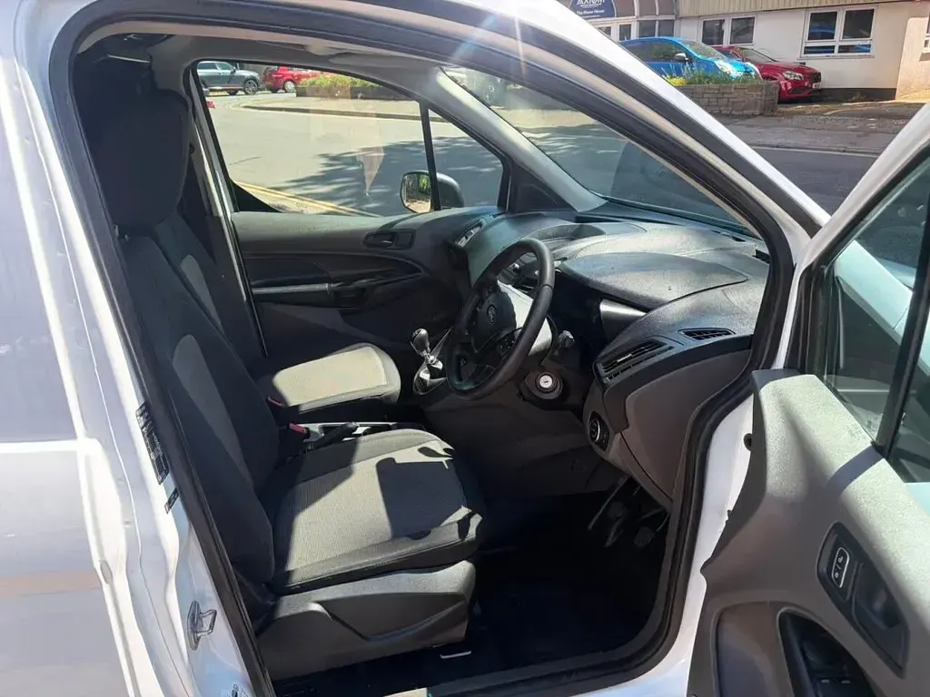Used Ford Transit Connect 75 HP (55 kW) 2019 White MPV