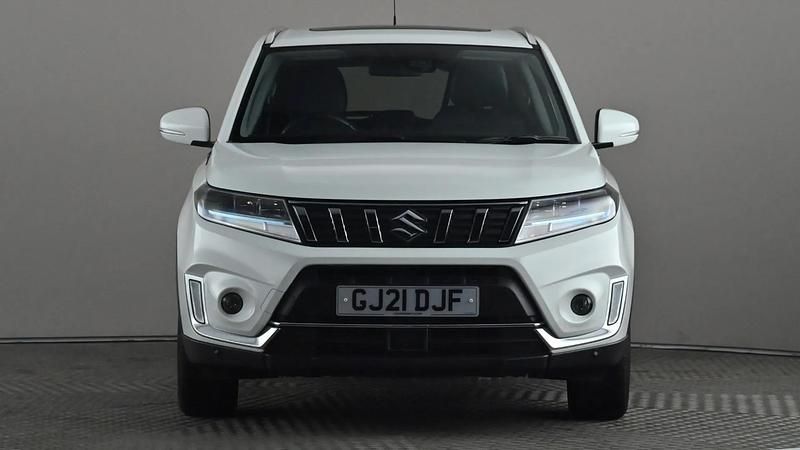 Used Suzuki Vitara SZ5 129 HP (94 kW) 2021 White SUV