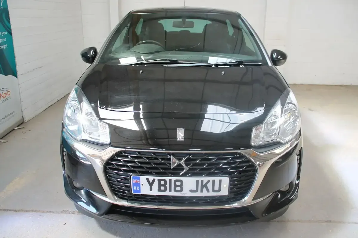 Used DS Automobiles DS3 Connected Chic 80 HP (58 kW) 2018 Black Hatchback