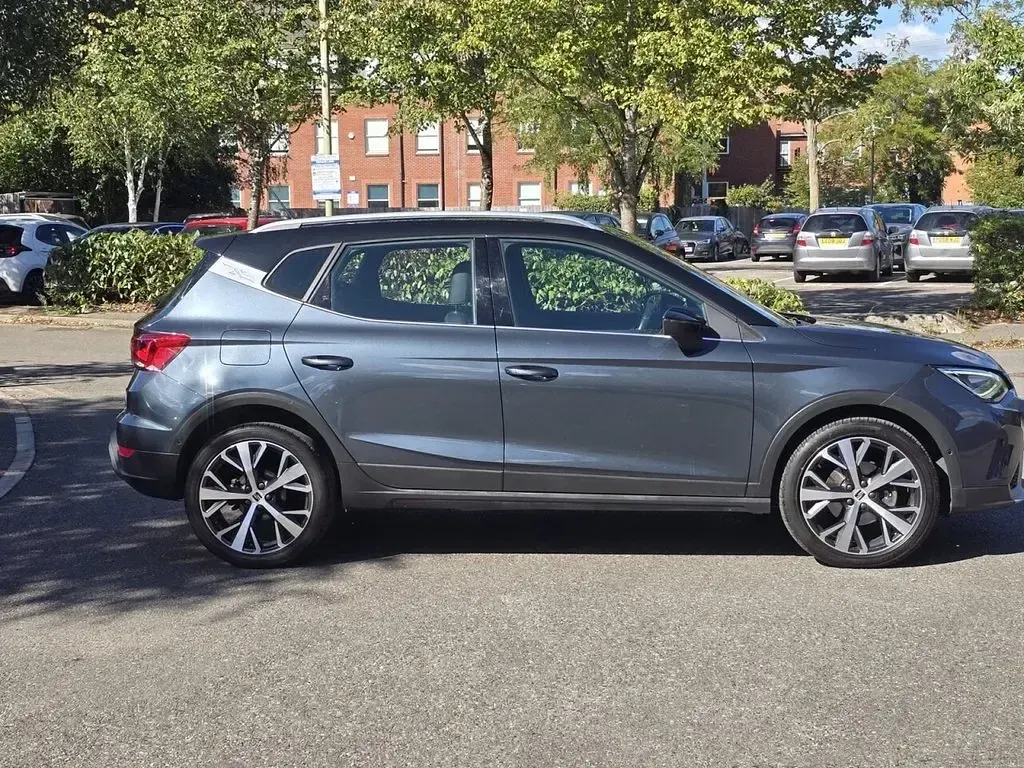 Used Seat Arona Xperience Lux 110 HP (80 kW) 2022 Grey SUV