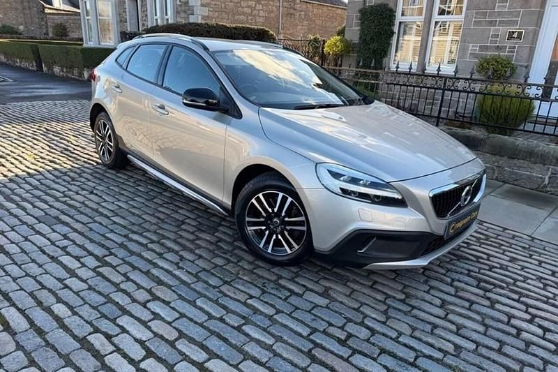 Used 2016 Volvo V40 CC Estate | £9,995 (Expensive) - Image 1/1