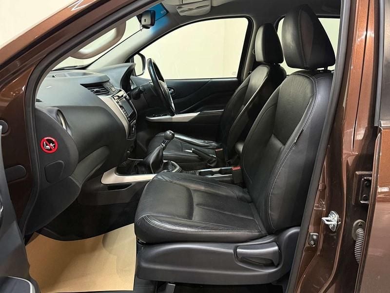 Used Nissan Navara Tekna 2016 Bronze Pickup