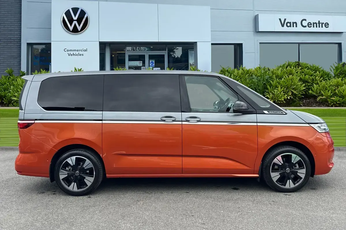 New VW Multivan Style 150 HP (110 kW) 2026 Multicolour MPV