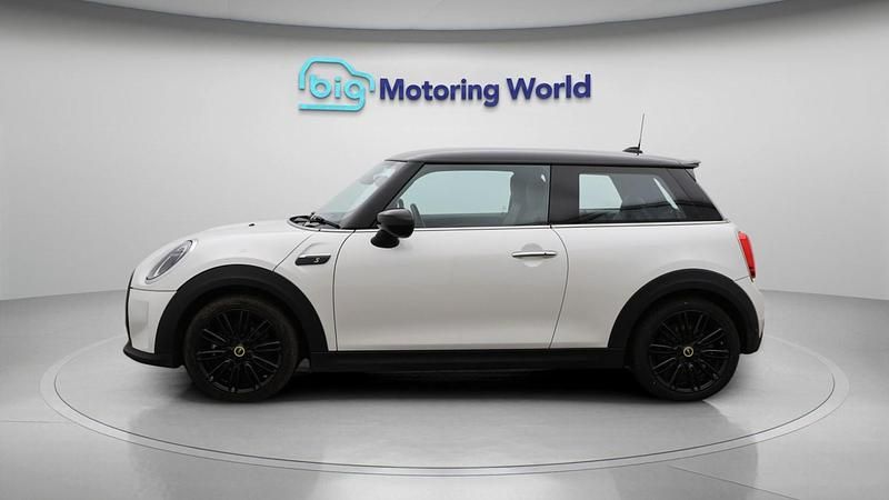 Used Mini Cooper S Hatch 135 kW (184 HP) 2022 White Hatchback