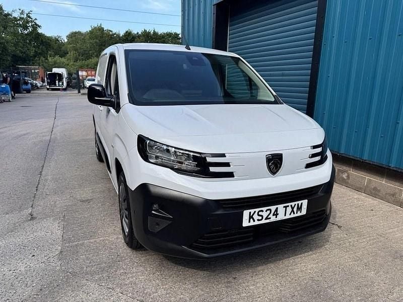 White Used 2024 Peugeot Partner MPV | £14,995 (Fair price) - Image 1/4