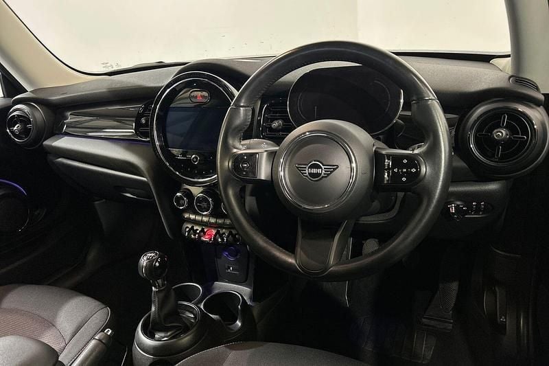 Used Mini Cooper Classic 136 HP (100 kW) 2021 Blue Hatchback