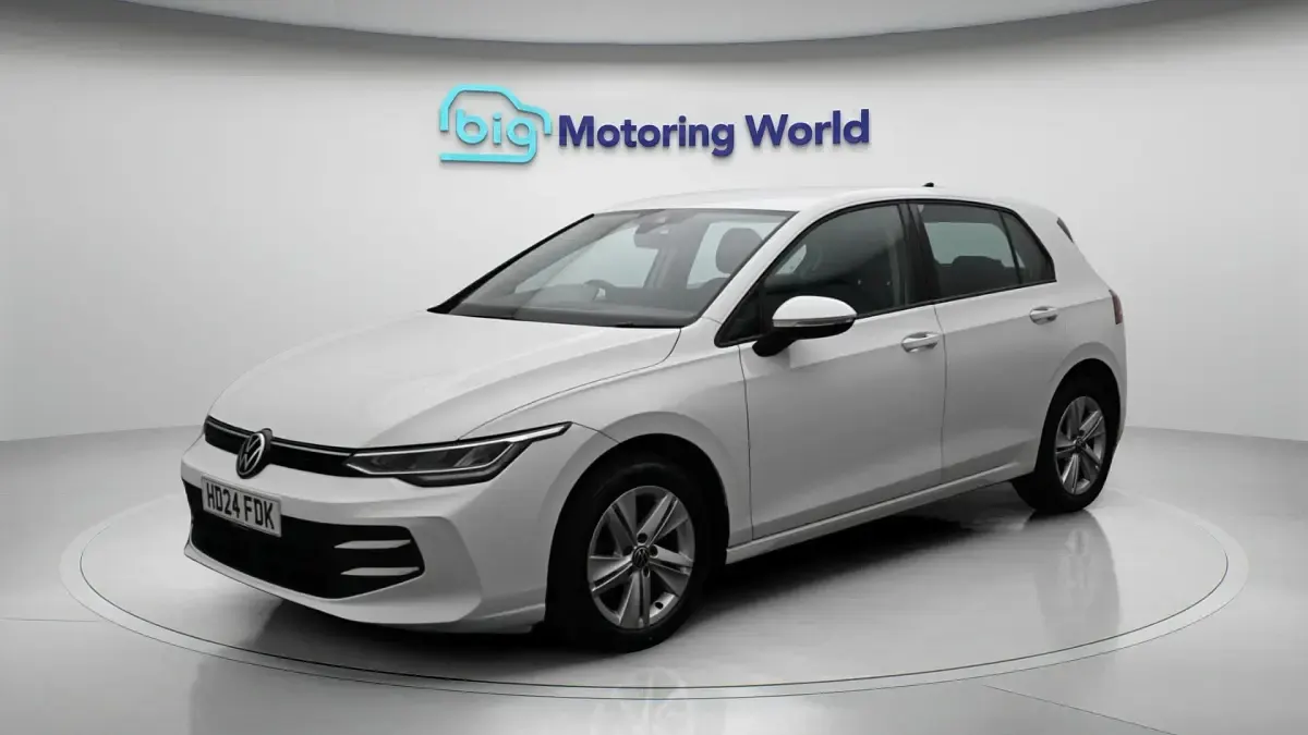 Used VW Golf VIII S 115 HP (84 kW) 2024 White Hatchback