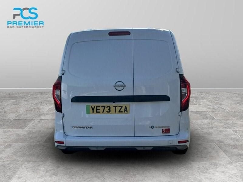 Used Nissan Townstar Tekna 89 kW (122 HP) 2023 White Van