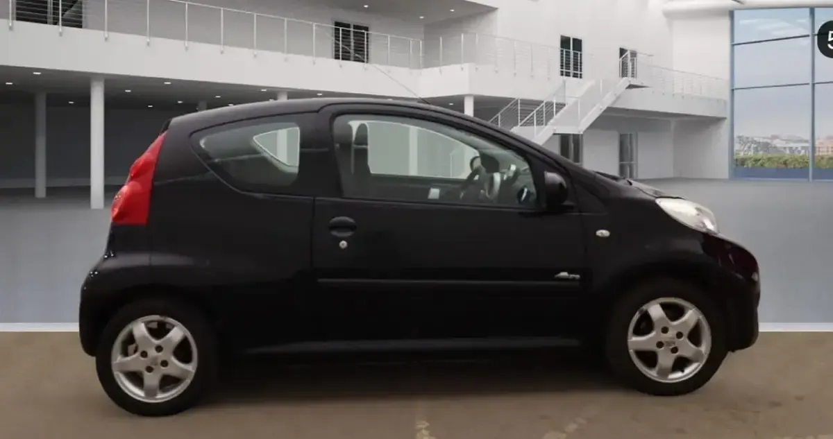 Used Peugeot 107 Allure 68 HP (50 kW) 2011 Black Hatchback