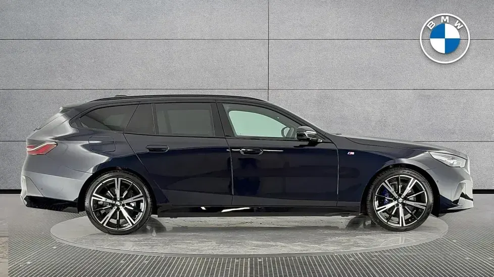 Used BMW 520 M Sport 205 HP (150 kW) 2025 Black Estate